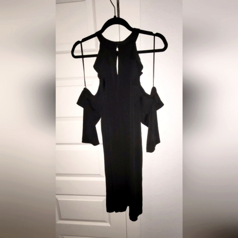 NWOT J. Lopez cold shoulder little blk dress
